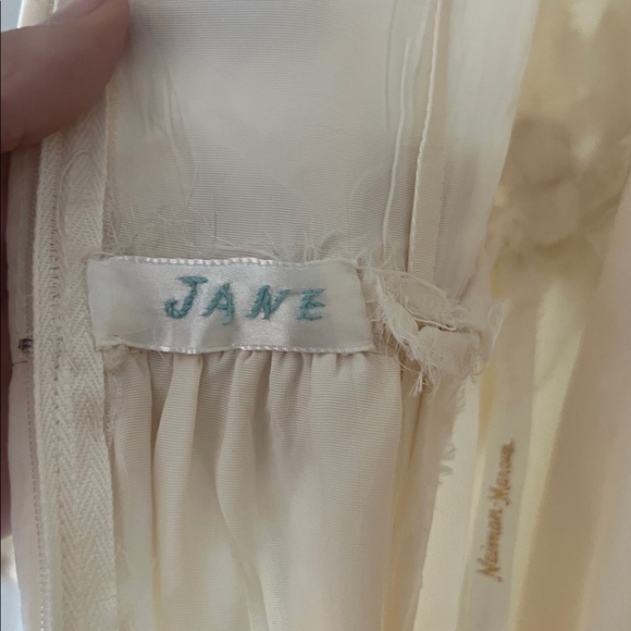 Stunning Vintage High Neck Floral Lace Ivory Wedding Dress XS with Veil - Picture 13 of 16